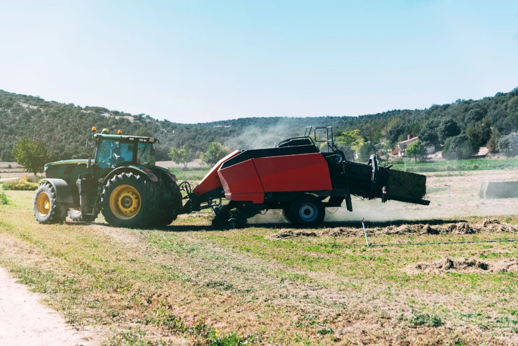 tractor-meddle-cultivation-field (1)